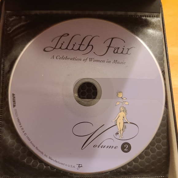 CD Projects Faux Leather Black 24 CD Hinged Case WITH CDS - Picture 9 of 12